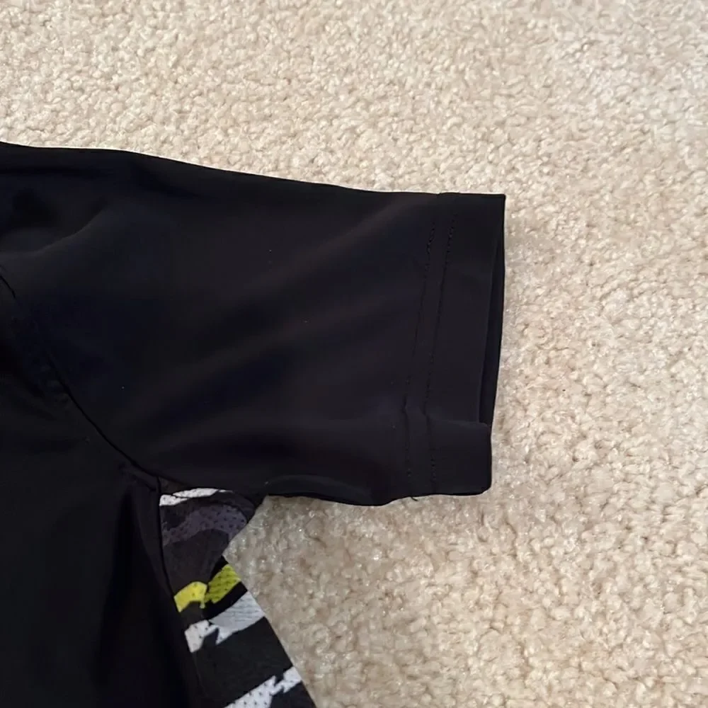 SIZE SMALL NIKE DRI FIT SHIRT